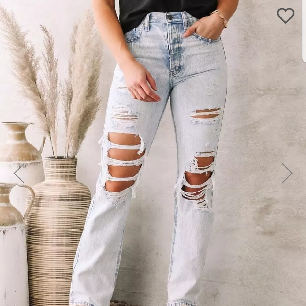 Kancan size 31 high rise destroyed straight leg jeans